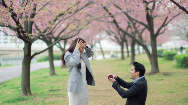 Luna Maya Dilamar Maxime Bouttier di Jepang, Pamer Cincin